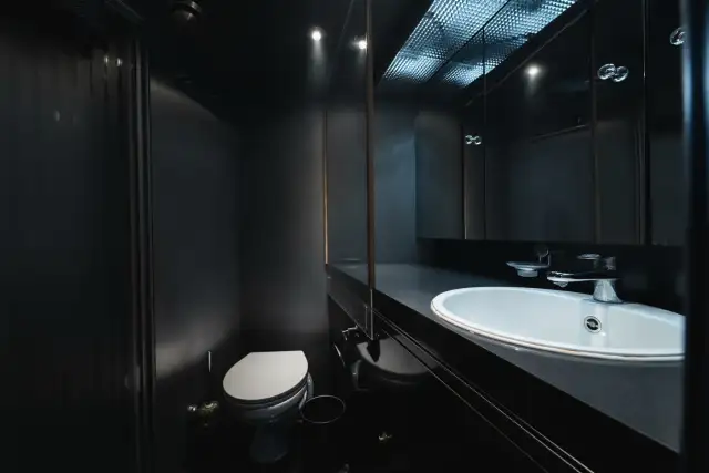 Valhalla second bathroom photo 2